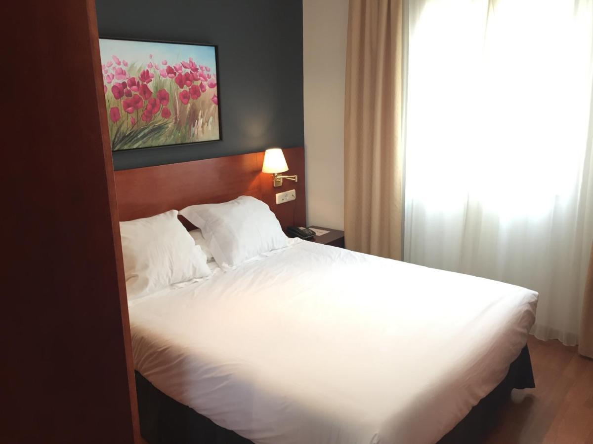 ทีอาร์เอช ซิวดัด เด บาเอซา โฮเต็ล Hotel ภายนอก รูปภาพ